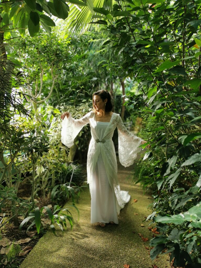 Robe de mariée à franges en dentelles année 30 art nouveau3