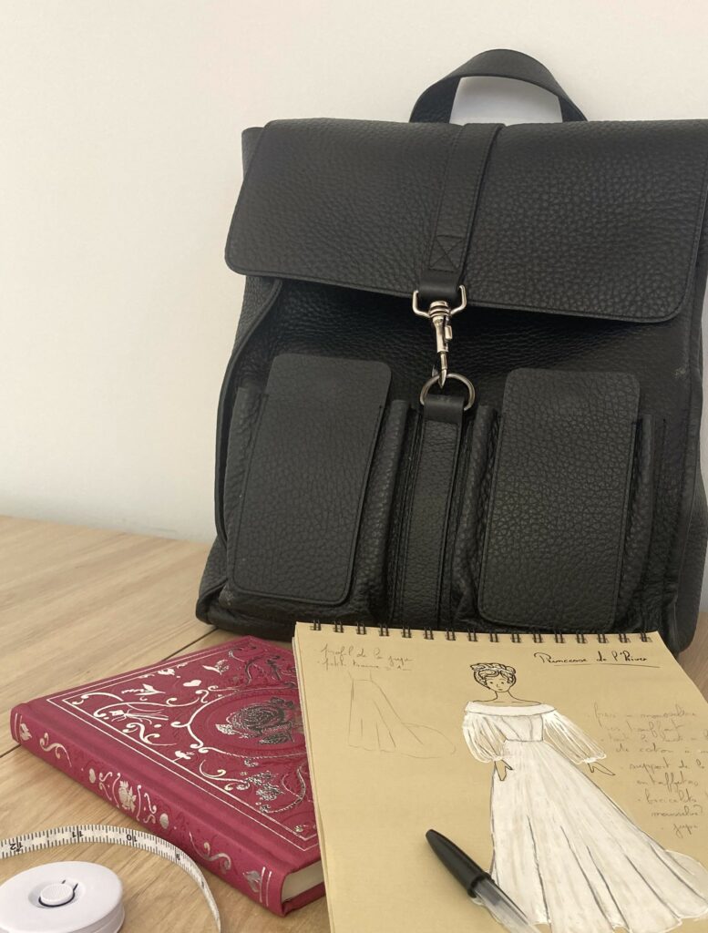 Matériel de couture et de croquis de mode pour un déplacement à domicile au Havre, en Normandie et à Paris