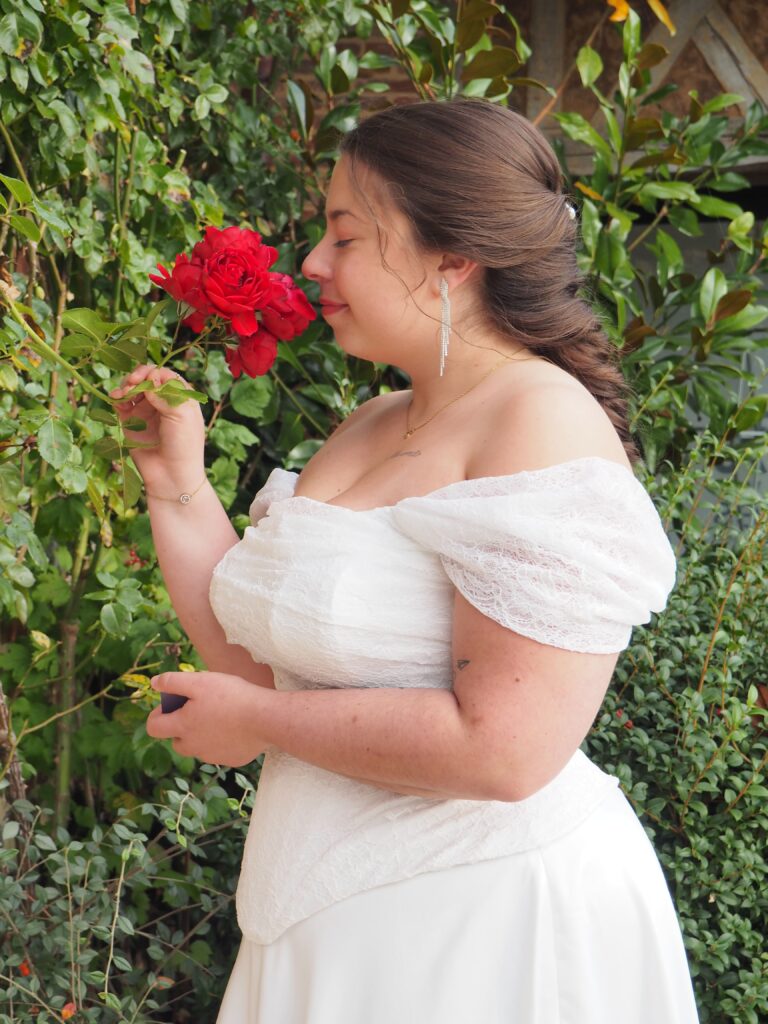 Robe de mariée grande taille en dentelle avec corset